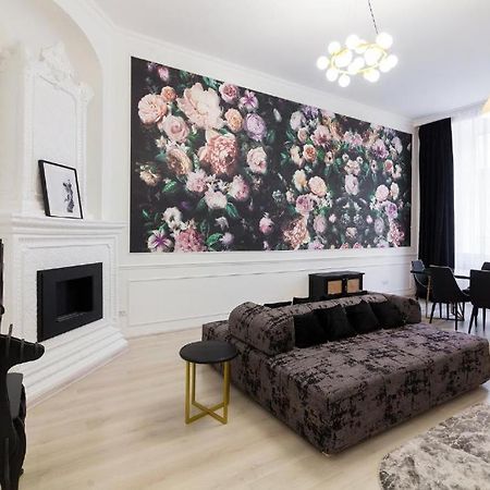 Leogrand Apartments On Lychakivska 3 リヴィウ エクステリア 写真