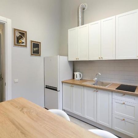 Leogrand Apartments On Lychakivska 3 リヴィウ エクステリア 写真