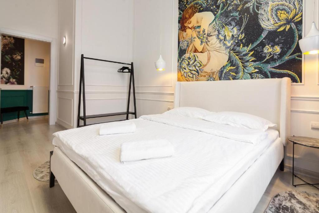 Leogrand Apartments On Lychakivska 3 リヴィウ エクステリア 写真