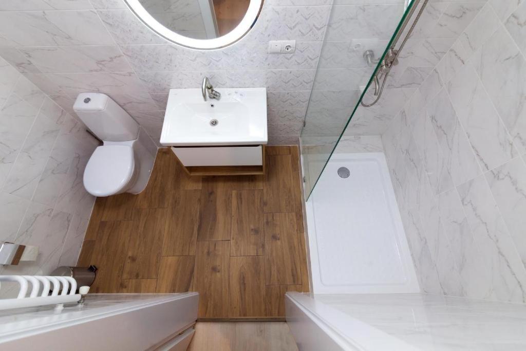 Leogrand Apartments On Lychakivska 3 リヴィウ エクステリア 写真
