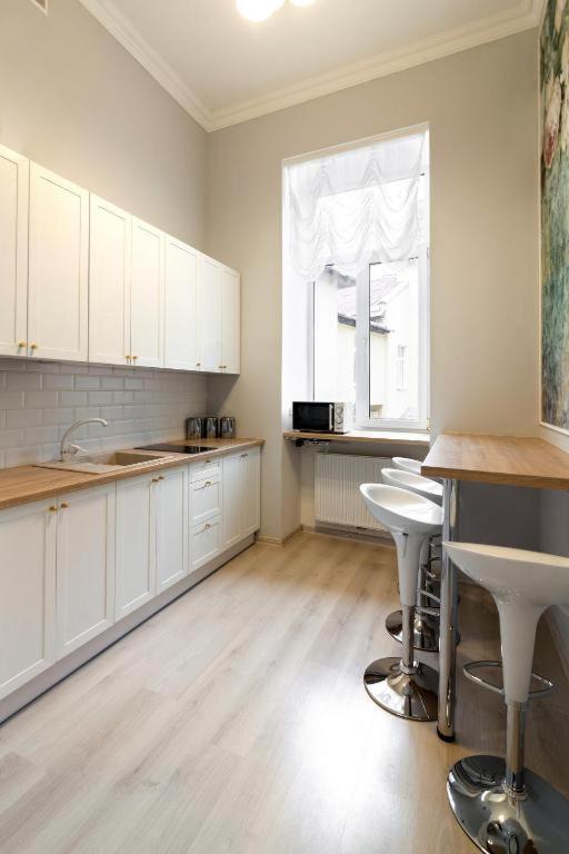 Leogrand Apartments On Lychakivska 3 リヴィウ エクステリア 写真